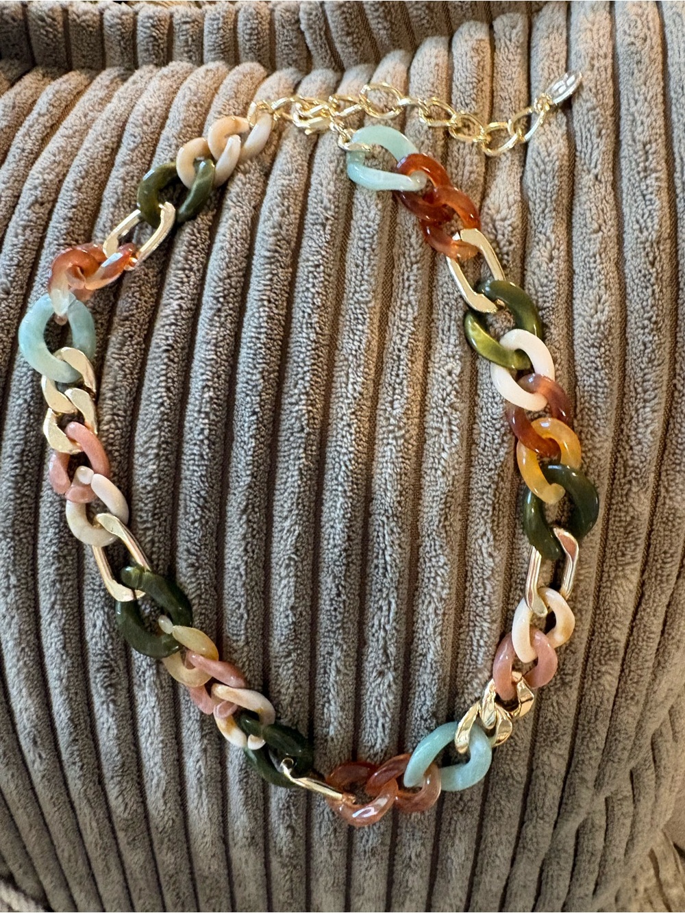 Multi color lucite resin gold tone tortoiseshell large link statement necklace